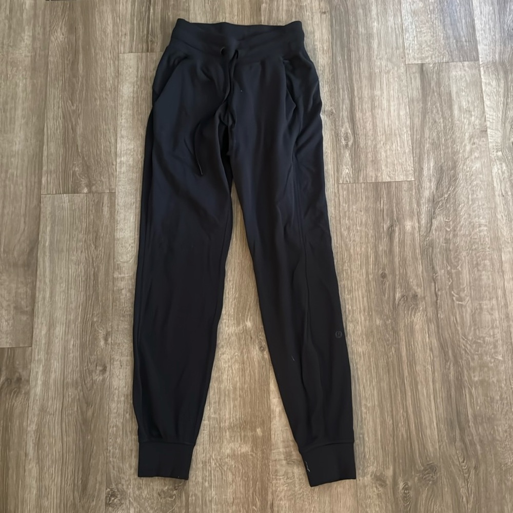 Lululemon sweats